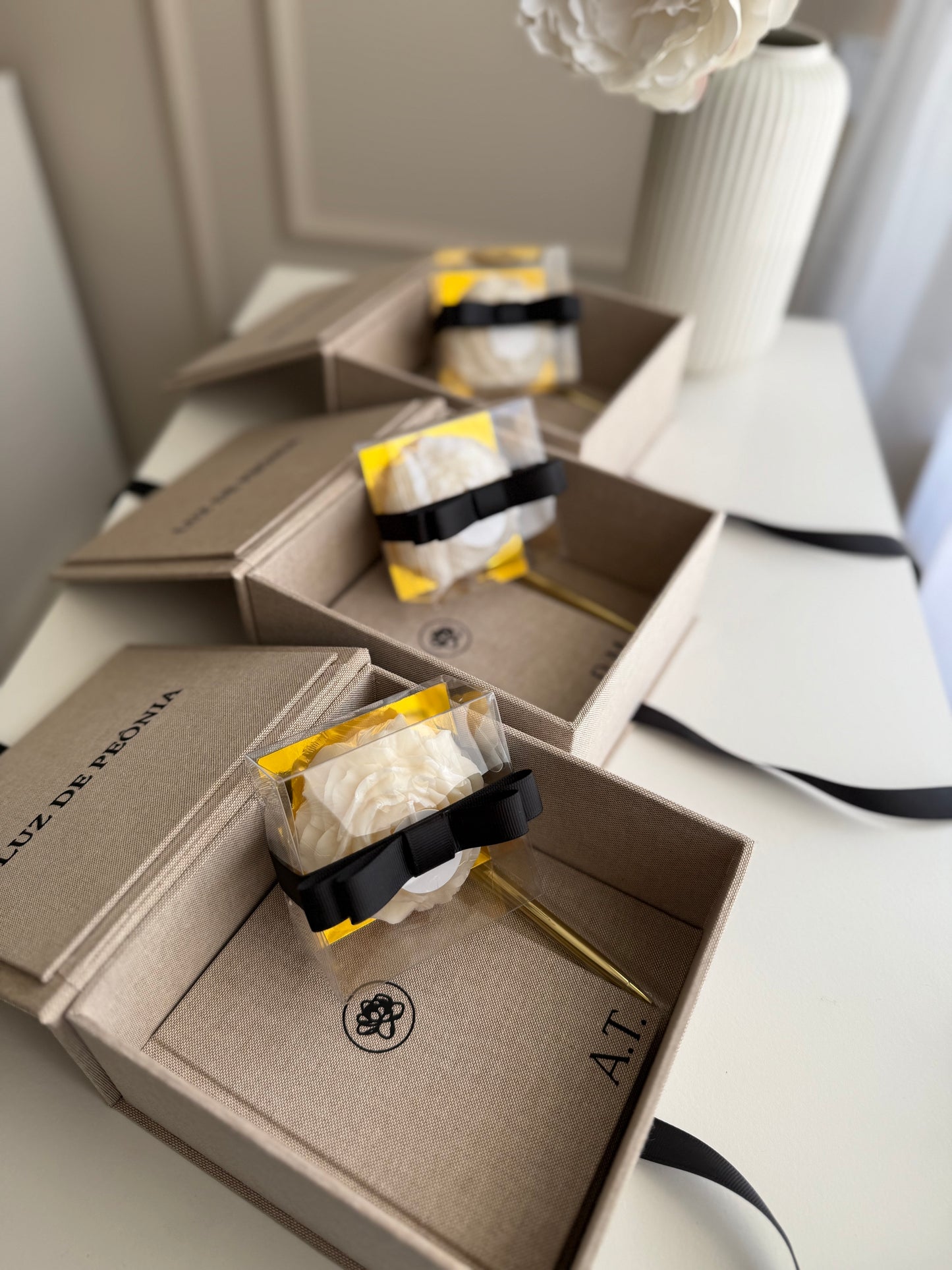 MINI SPECIAL BOX • Mini Notebook + Vela Perfumada (16cmx16cmx8cm)