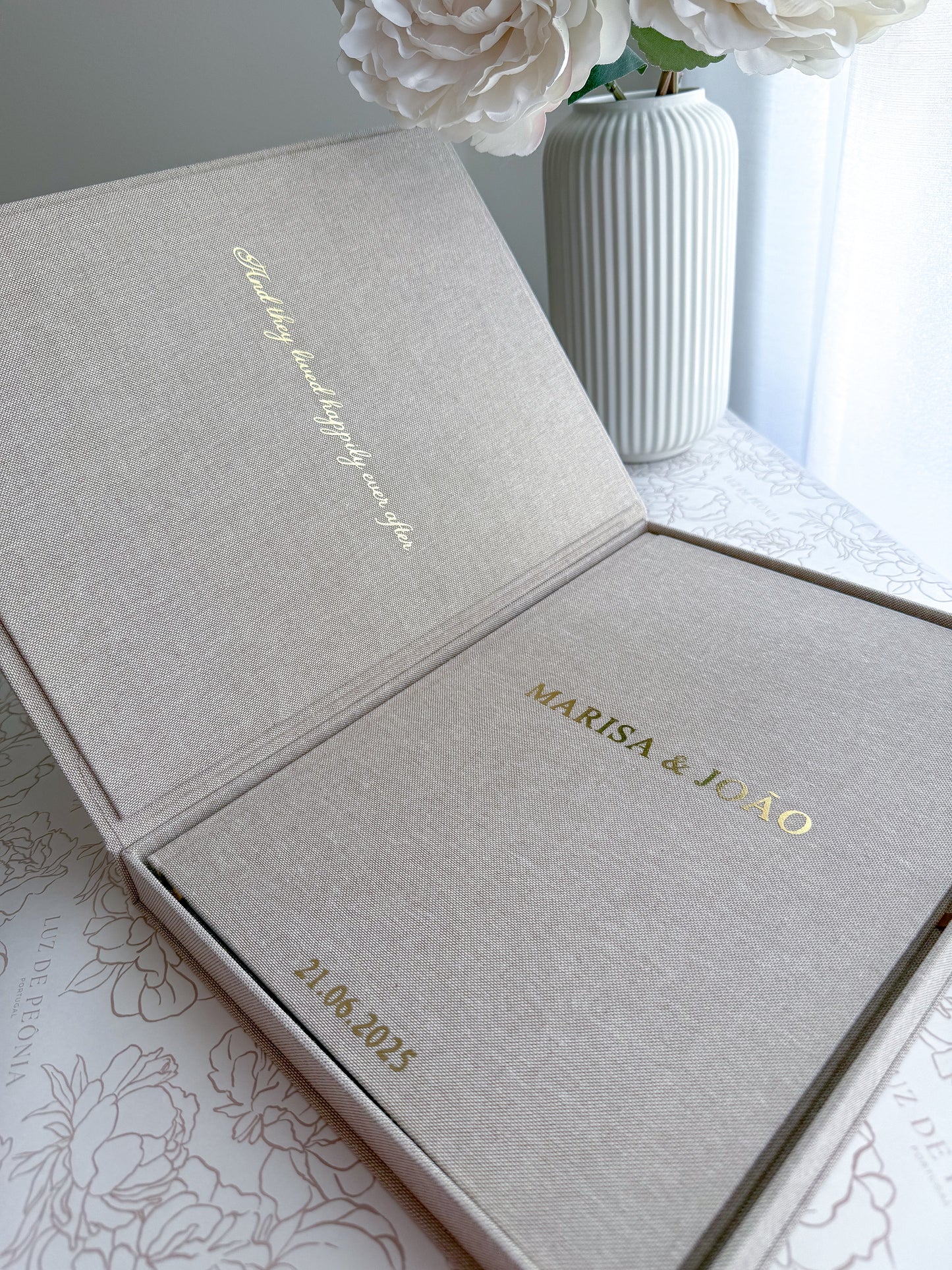 Conjunto: Livro de Honra grande (A4) + Caixa para Recordações do Casamento