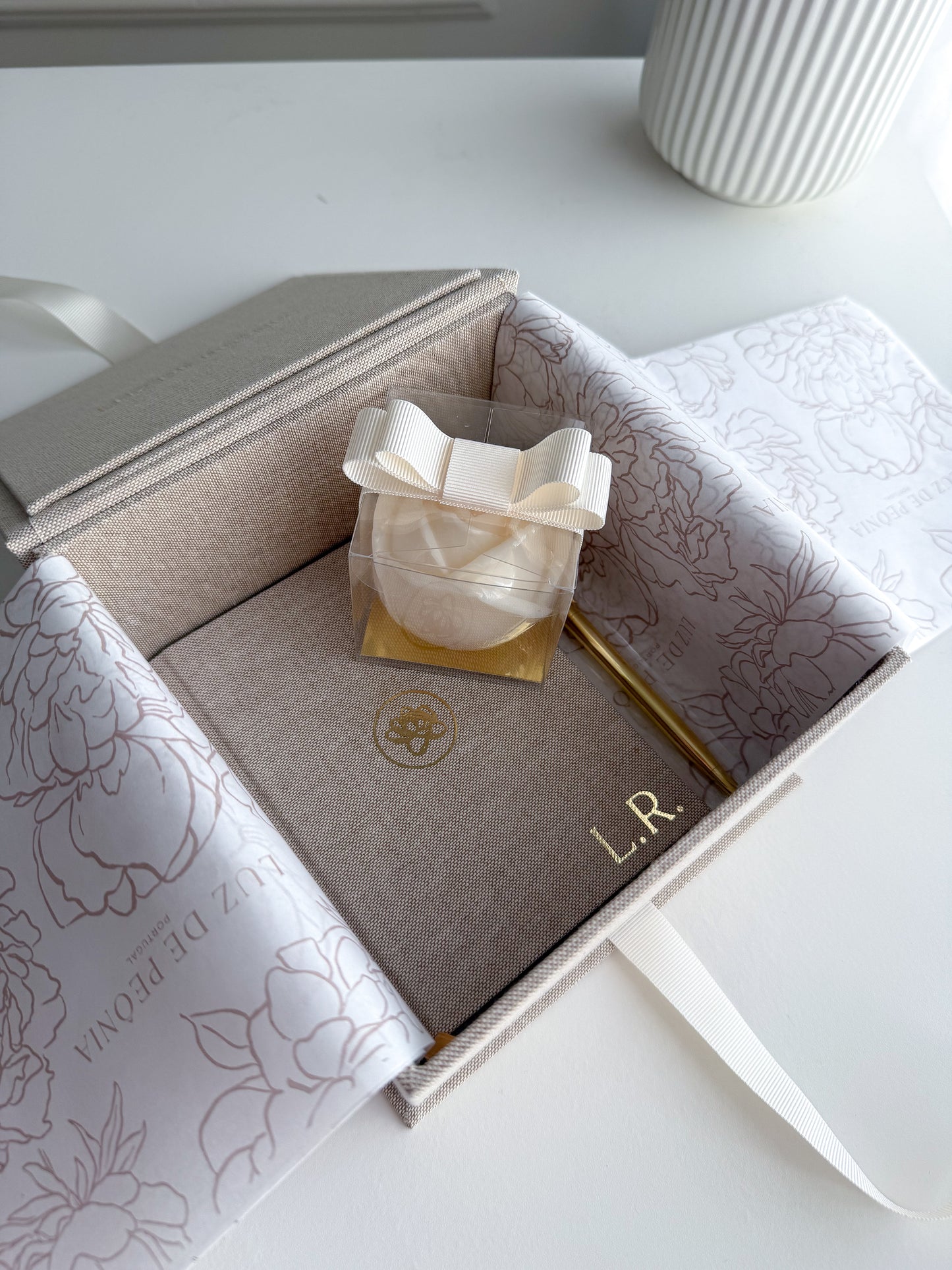 SPECIAL BOX • Notebook + Vela Perfumada (23cmx23cmx8cm)