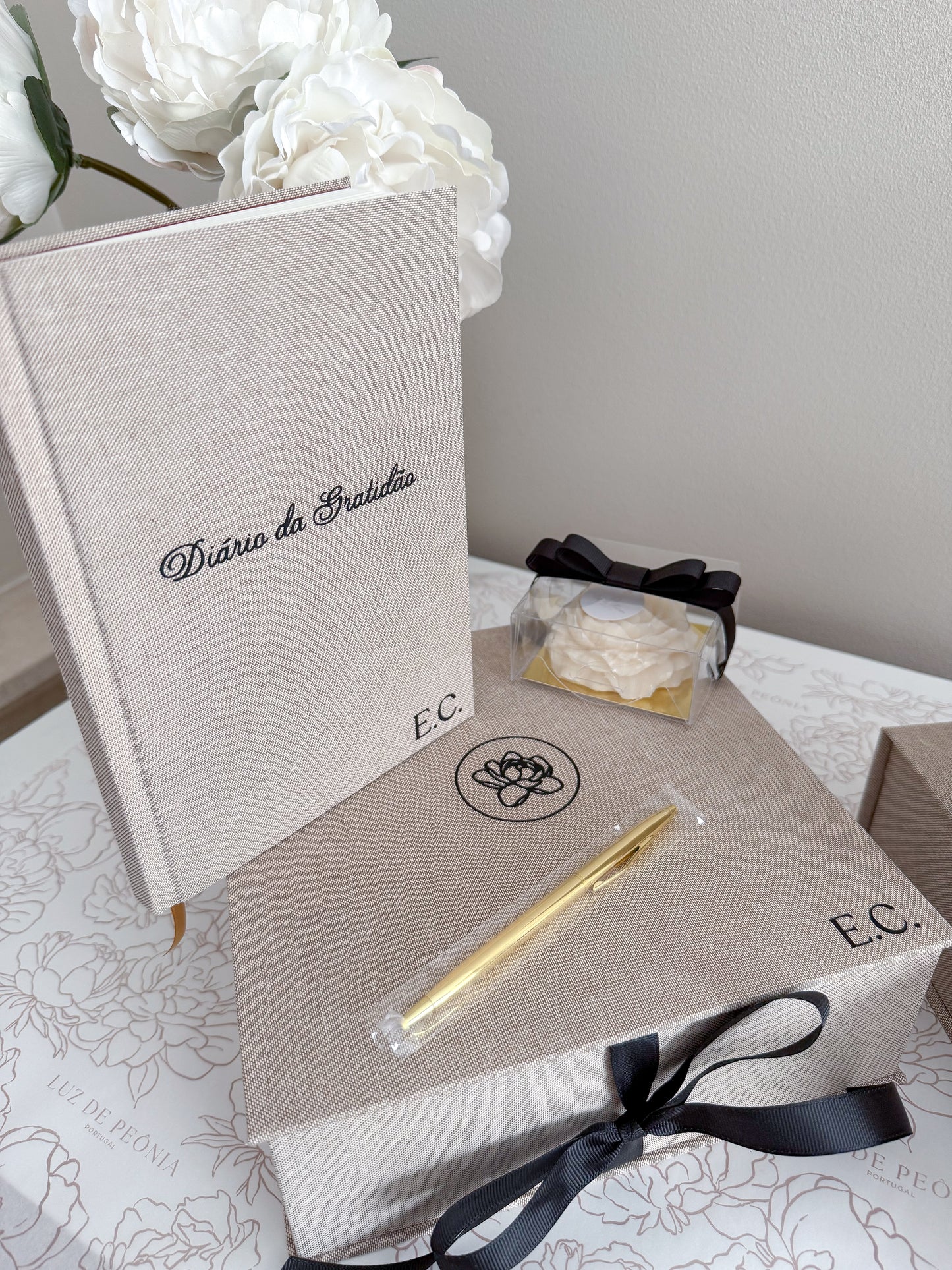 SPECIAL BOX • Diário da Gratidão + Vela Perfumada (23cmx23cmx7,5cm)