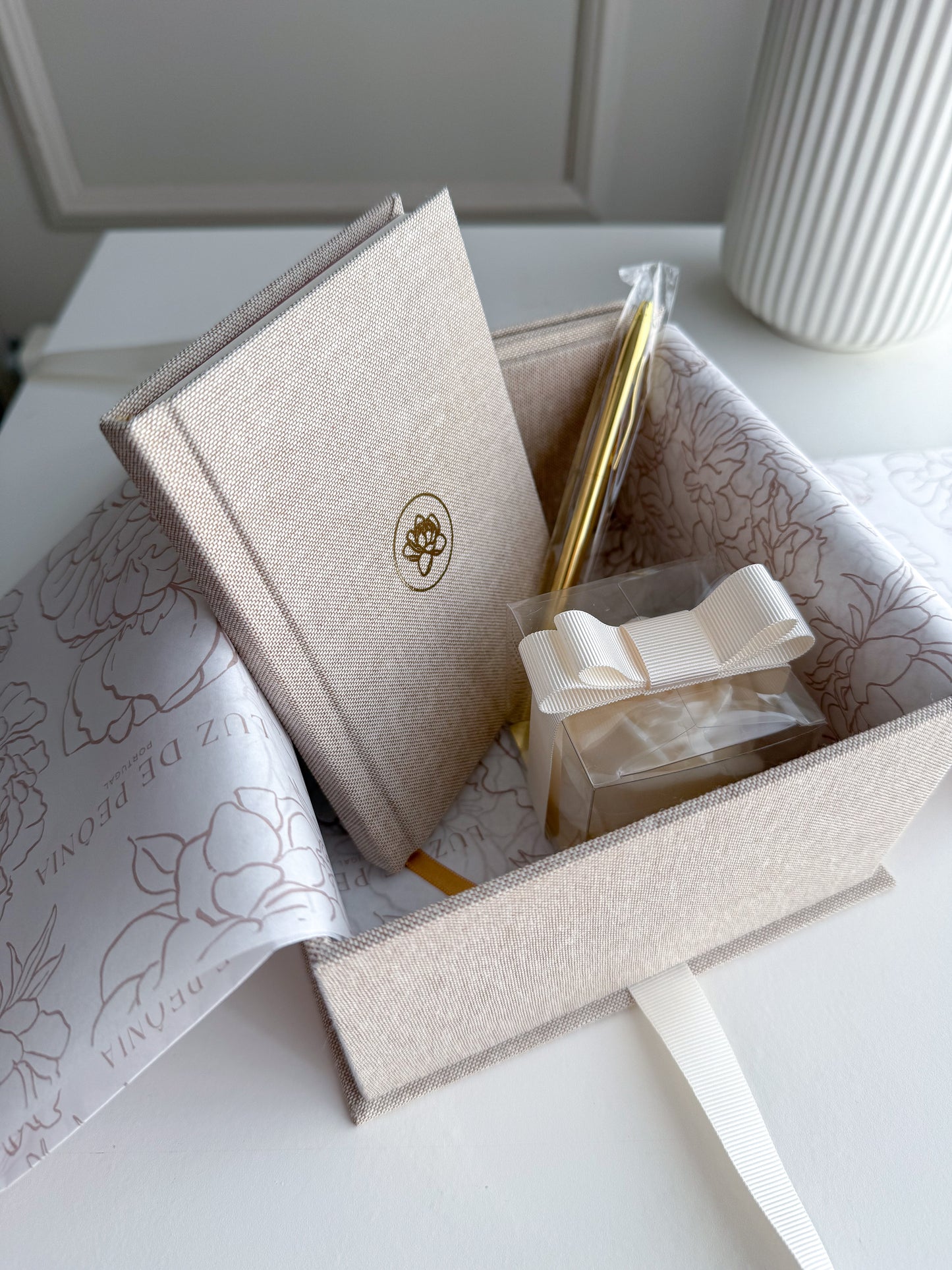 SPECIAL BOX • Notebook + Vela Perfumada (23cmx23cmx8cm)