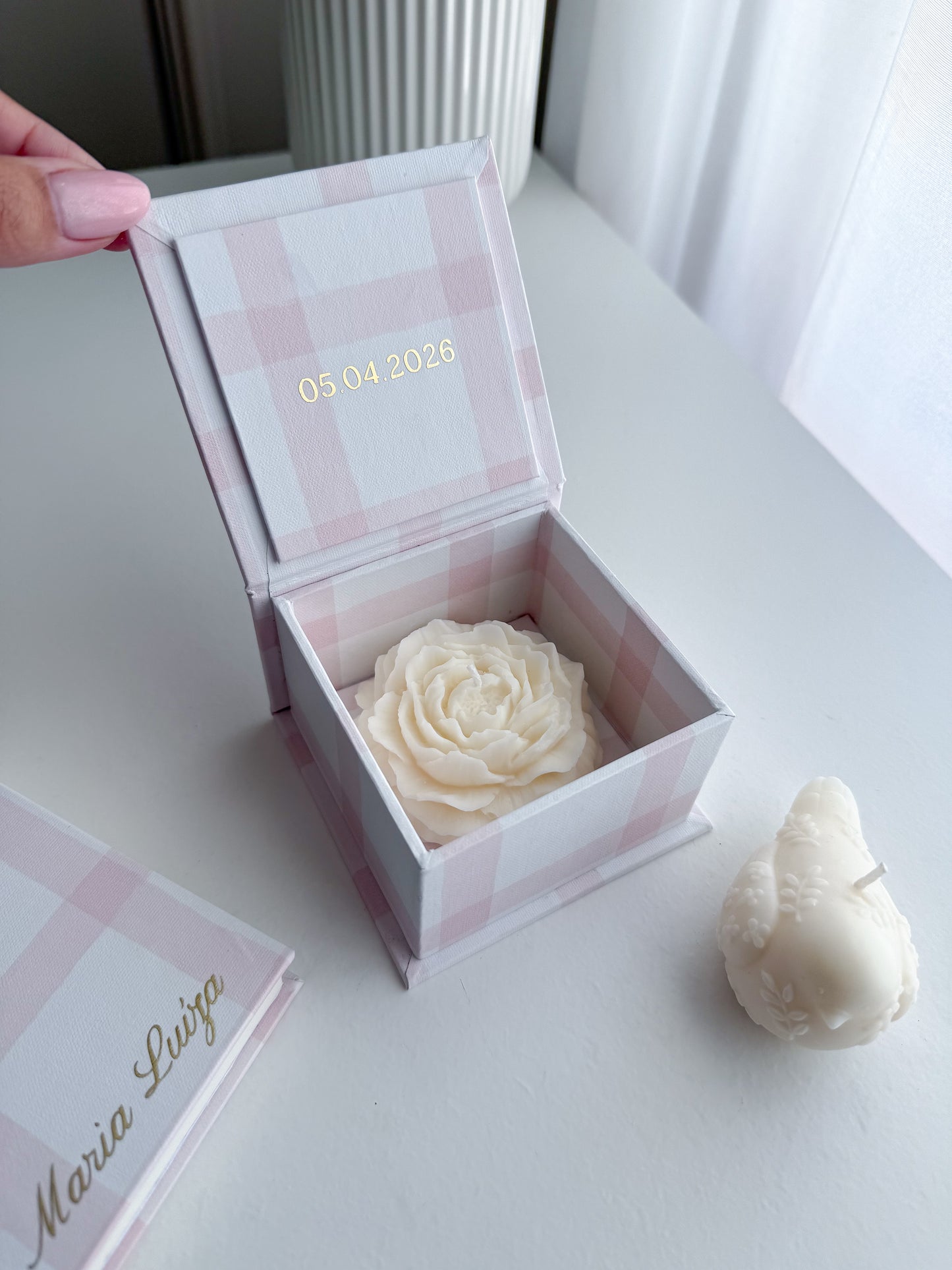 Vela Perfumada em Caixa Personalizada "Vichy" com laço Chanel