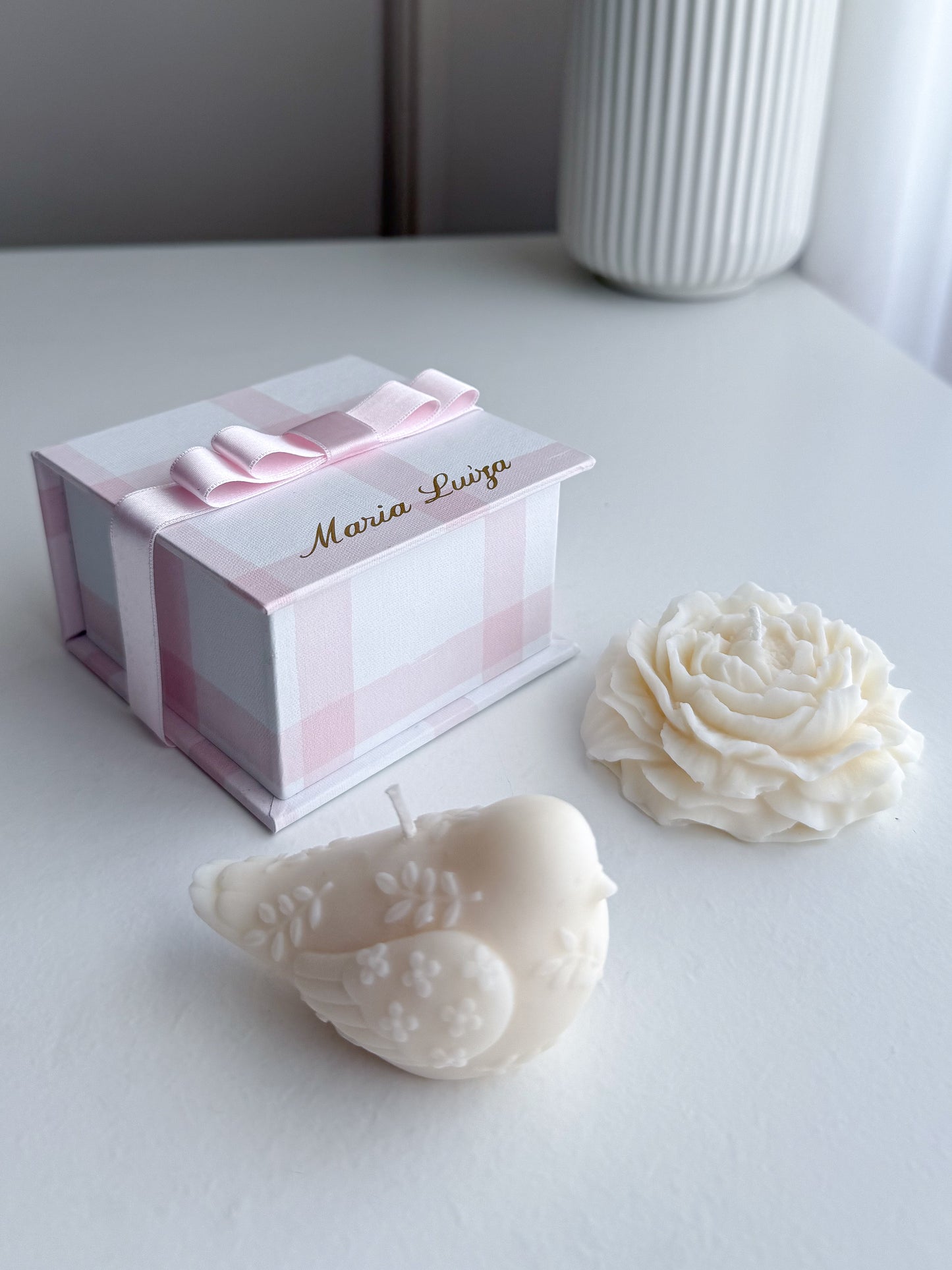 Vela Perfumada em Caixa Personalizada "Vichy" com laço Chanel