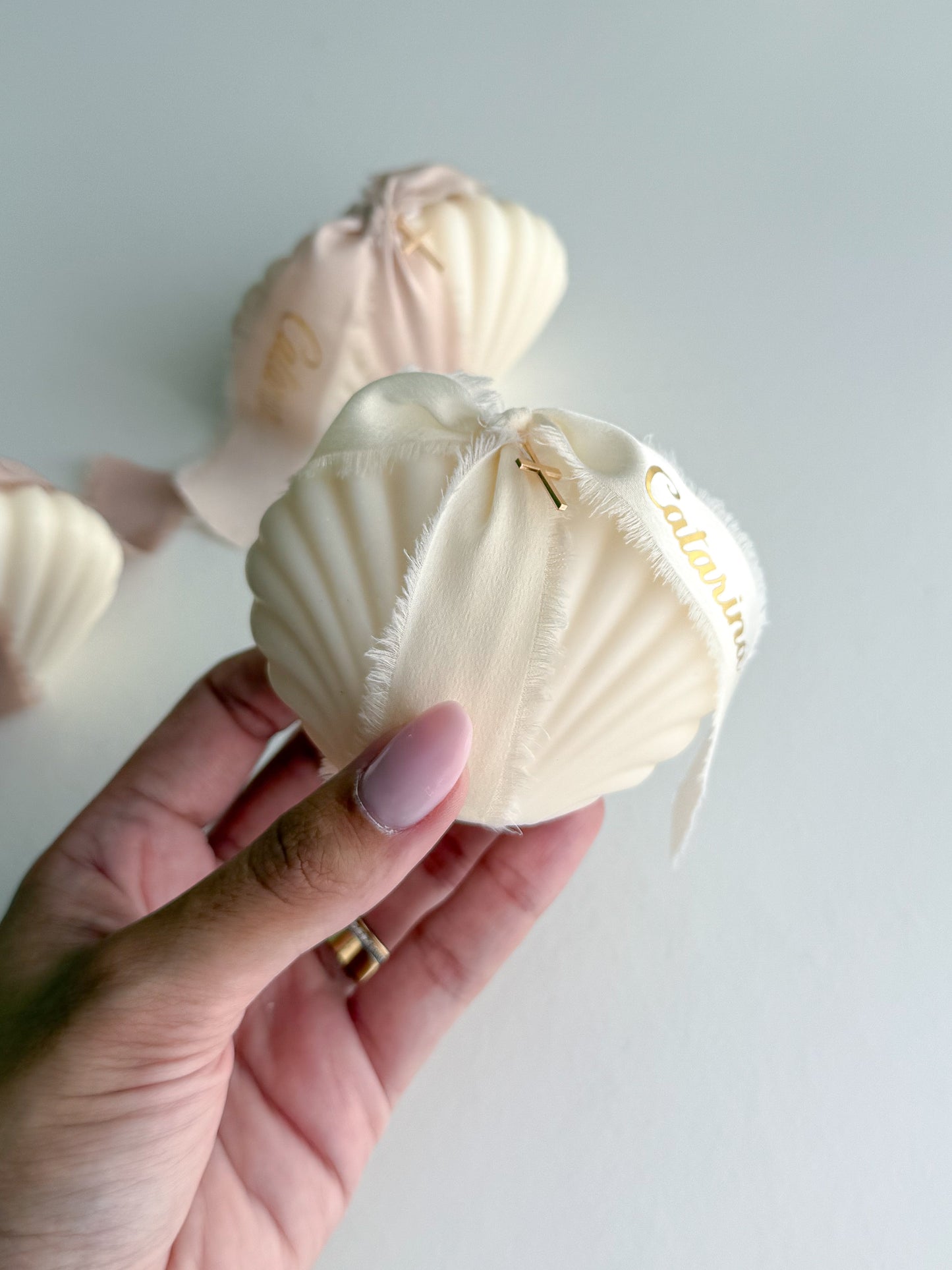 Vela Concha de Luz 130g decorada para lembrança (SEM PERFUME)
