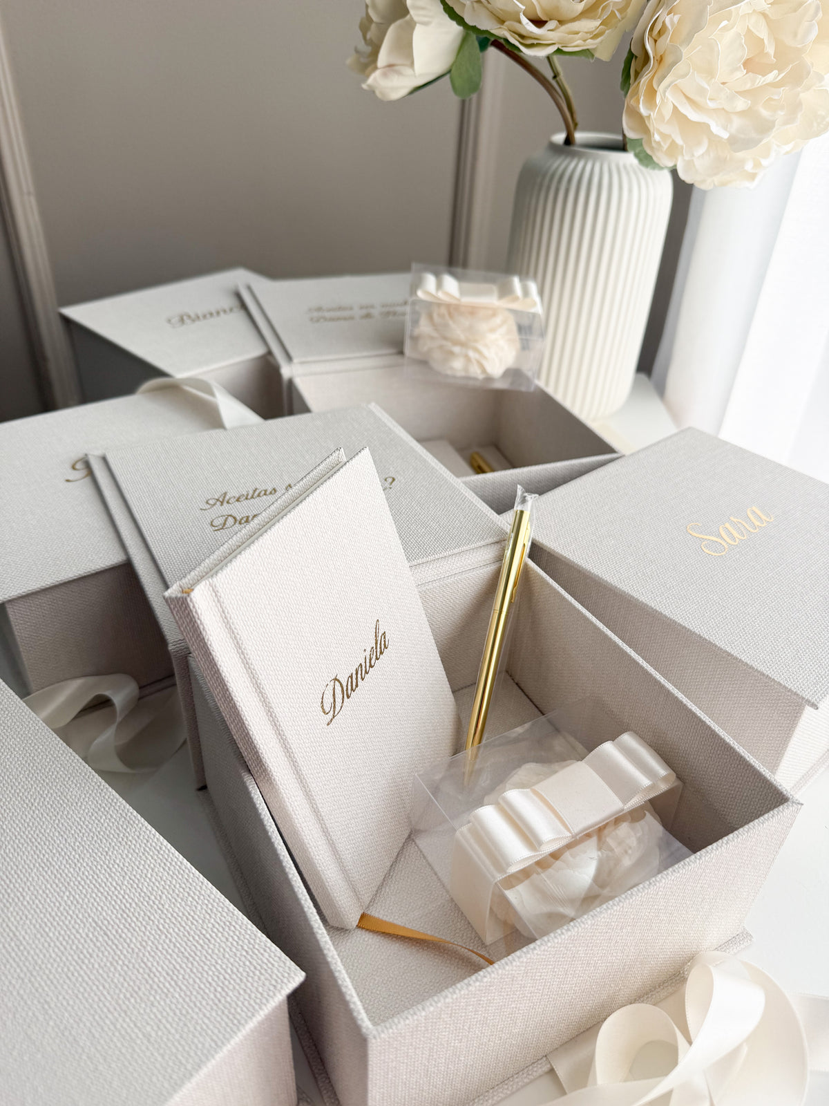 MINI SPECIAL BOX • Mini Notebook + Scented Candle (16cmx16cmx8cm)
