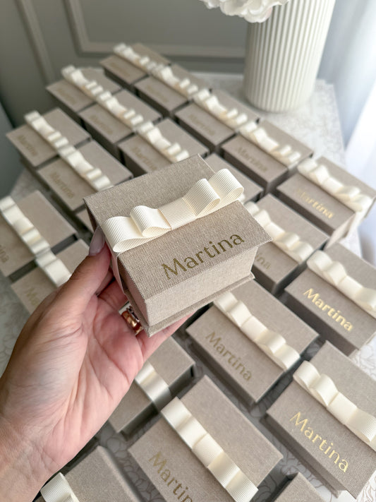 Caixa Pequena de Linho Personalizada - Laço Chanel (somente caixa/sem vela) - 8cmx8cmx4,5cm