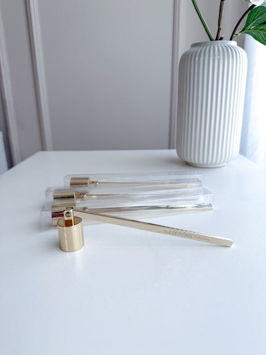 Apagador de Velas Dourado Luz de Peônia