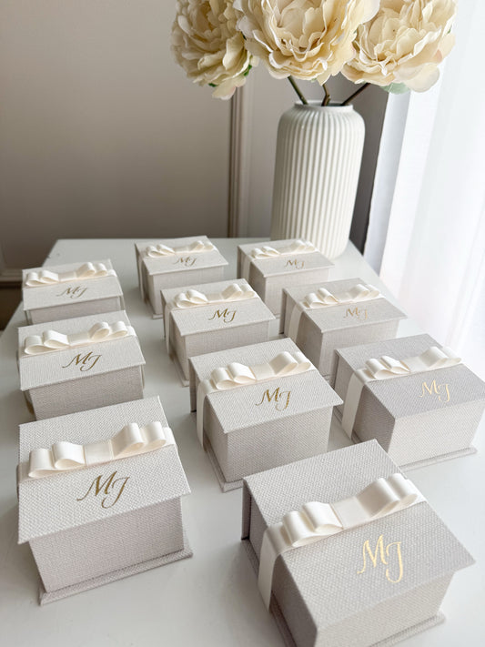 Cajita con Lazo Chanel Personalizada (8cmx8cmx5cm - Solo la caja - sin vela)