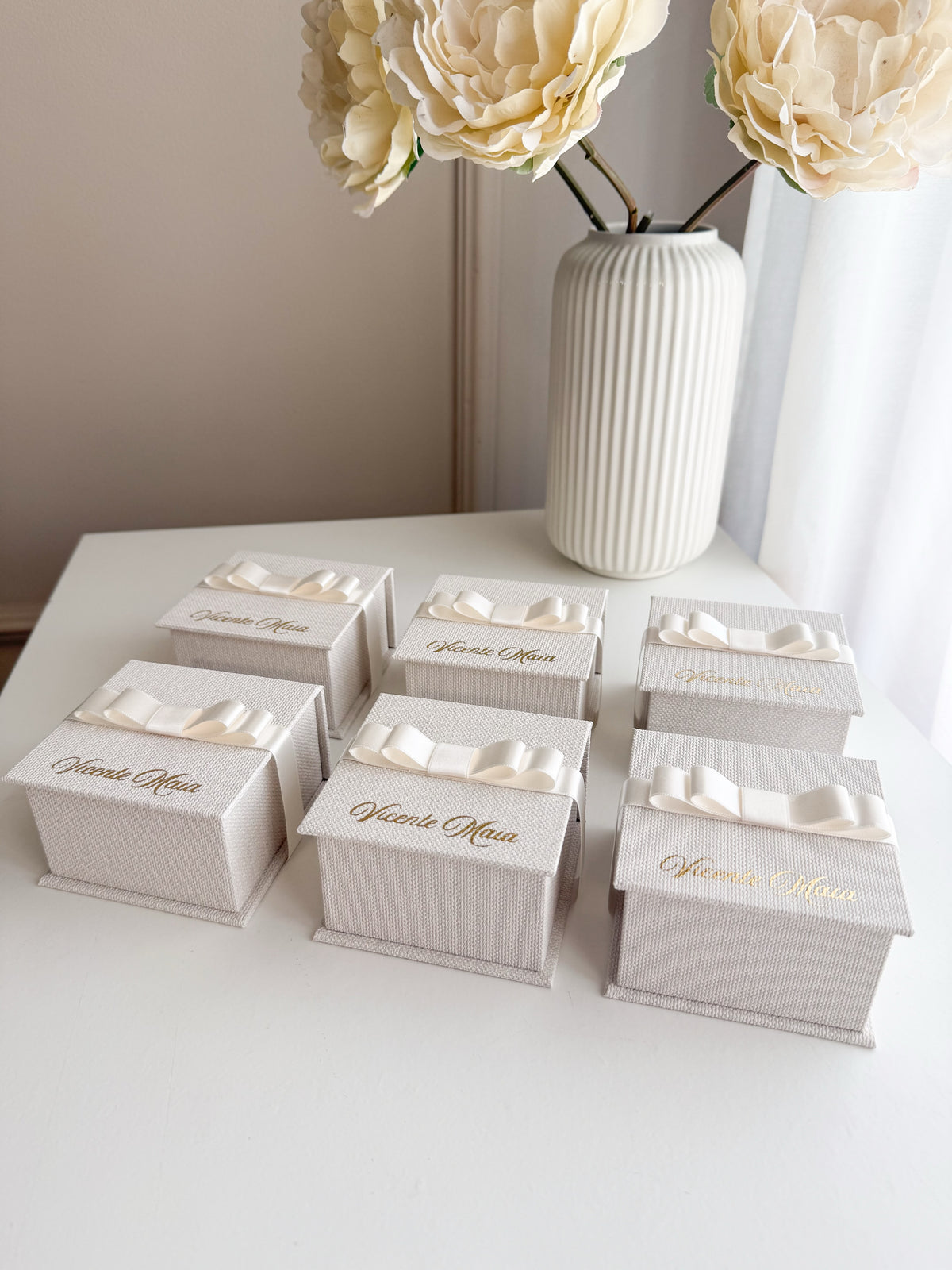 Cajita con Lazo Chanel Personalizada (8cmx8cmx5cm - Solo la caja - sin vela)