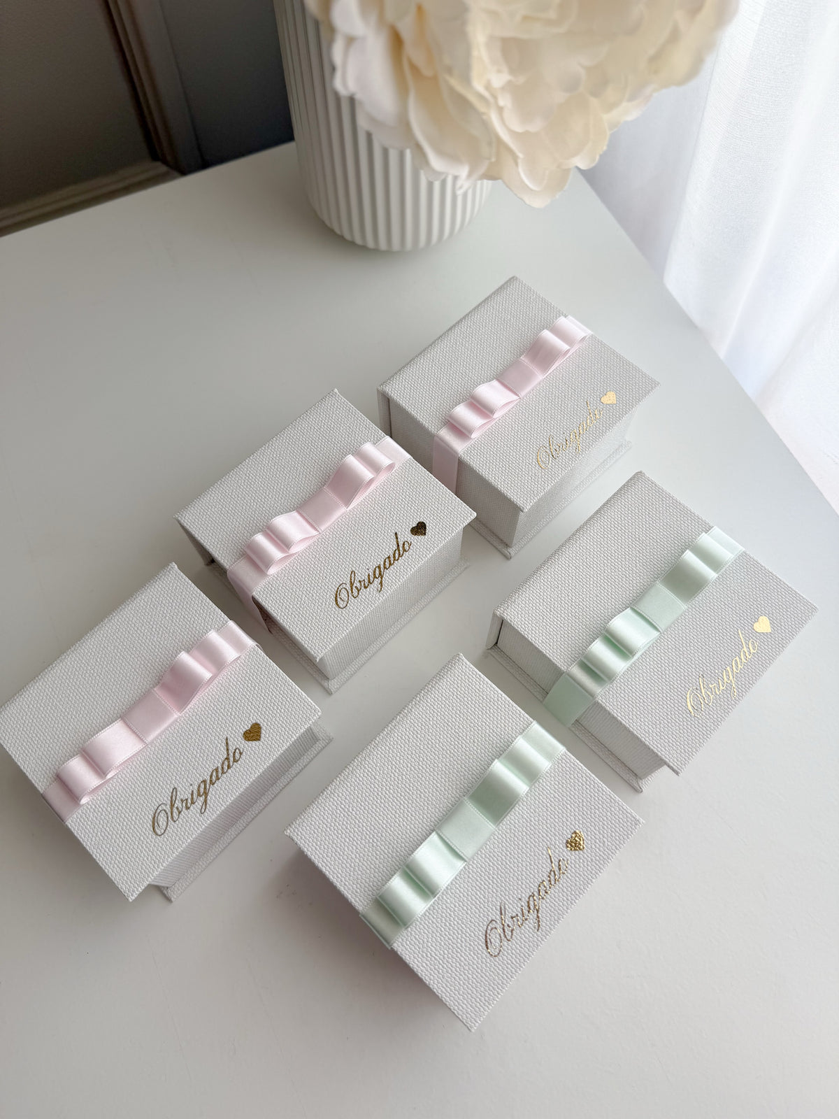 Cajita con Lazo Chanel Personalizada (8cmx8cmx5cm - Solo la caja - sin vela)